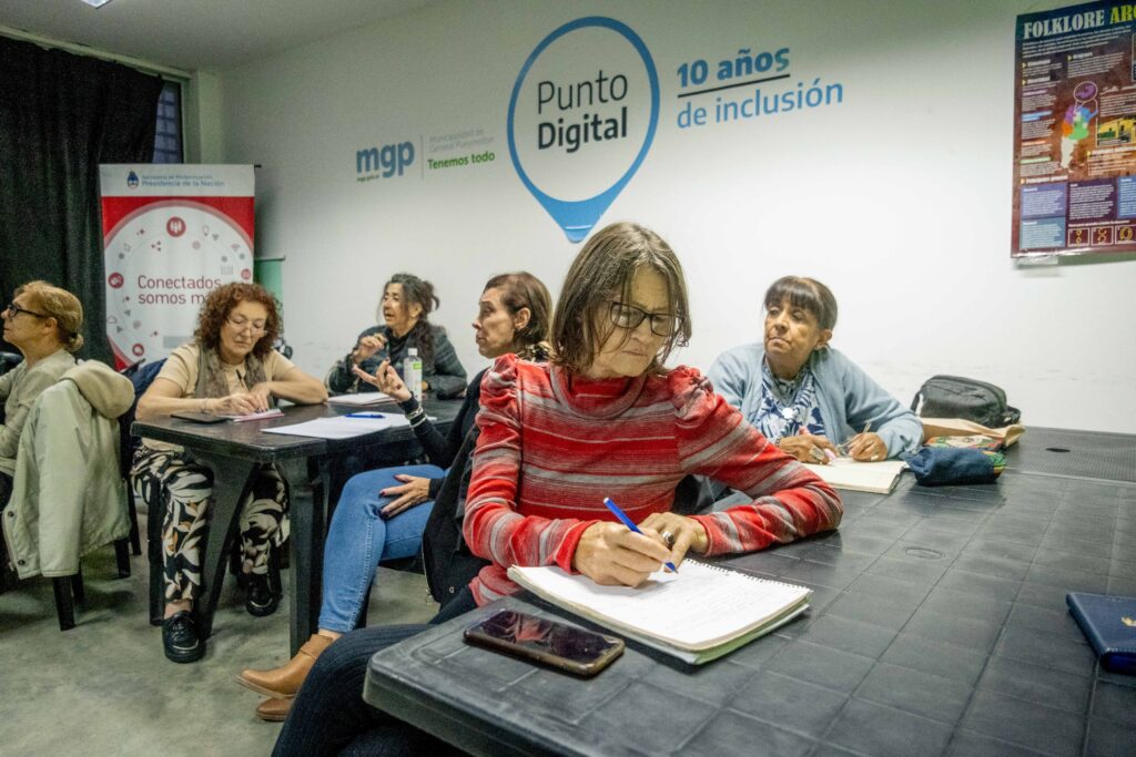 Actividades culturales, cursos y juegos en la programación de julio de los Puntos Digitales