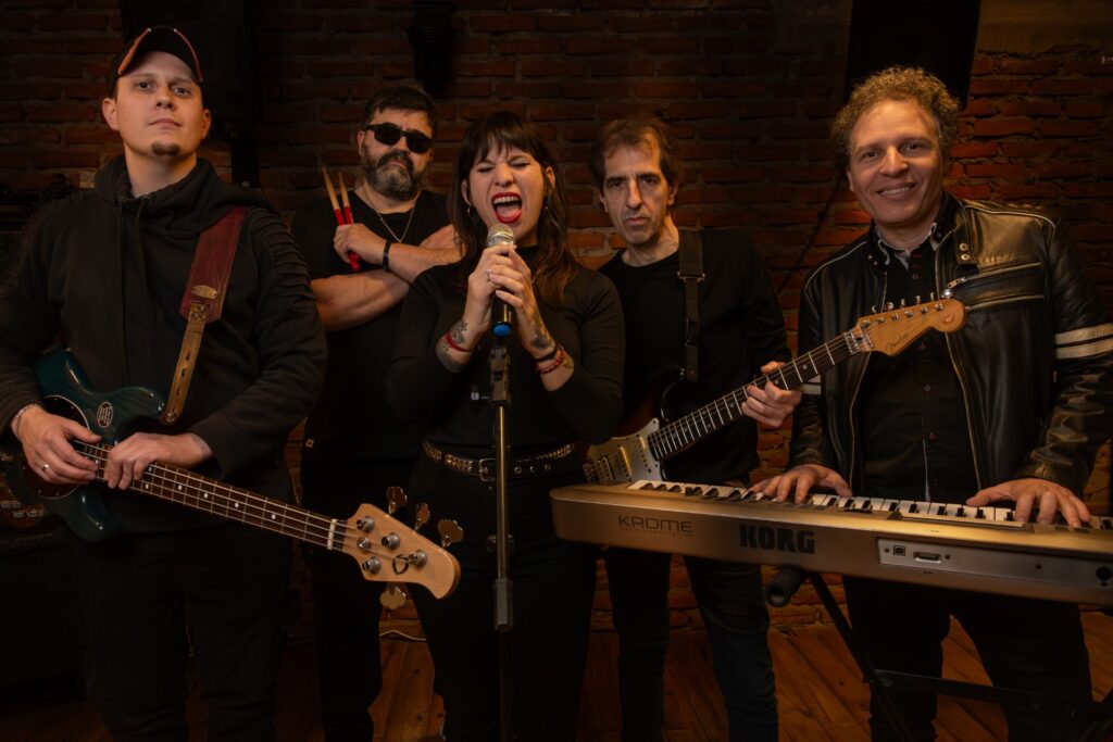 Nuevo show de «The Black Queen», el único tributo a Queen del país con una voz femenina