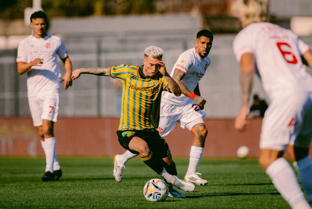 Aldosivi no pudo de visitante frente a Barracas Central