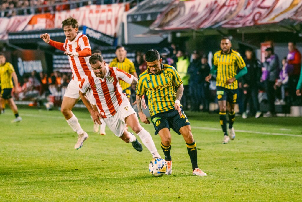 Aldosivi no pudo con Estudiantes de La Plata