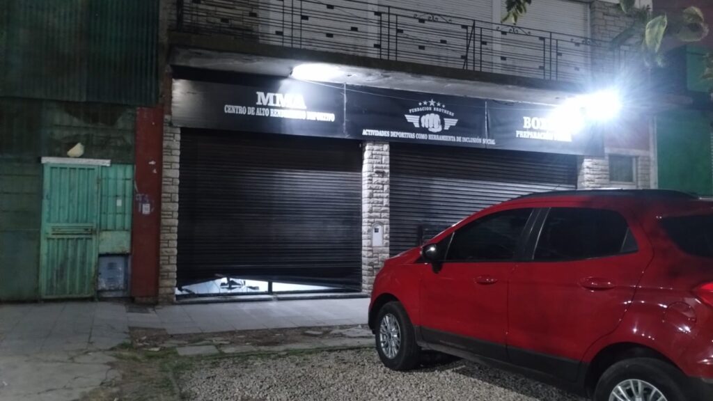 Pasó por un gimnasio y quiso ser parte, pero a su manera: aprehendido
