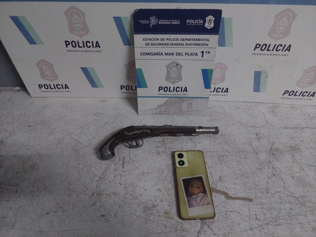 Robó una moto con un arma de utilería, chocó y terminó aprehendido