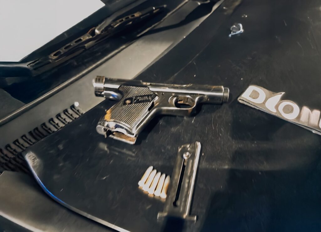 En un operativo de motos la Patrulla Municipal encontró un hombre que llevaba droga, dinero y un arma de fuego