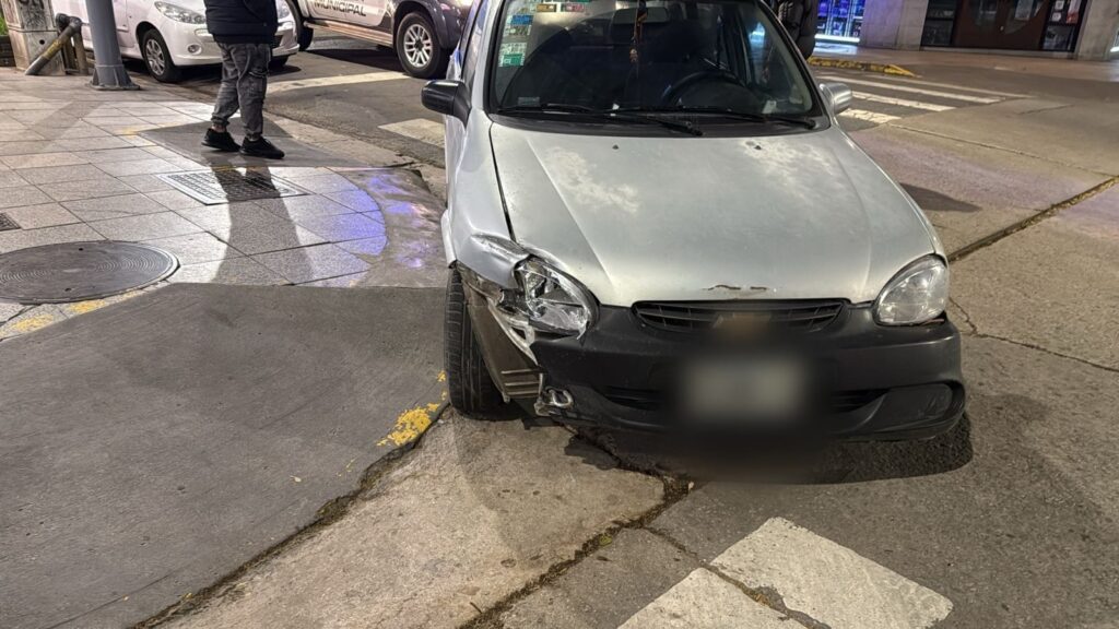 Circulaba borracho, chocó y generó disturbios con la policía