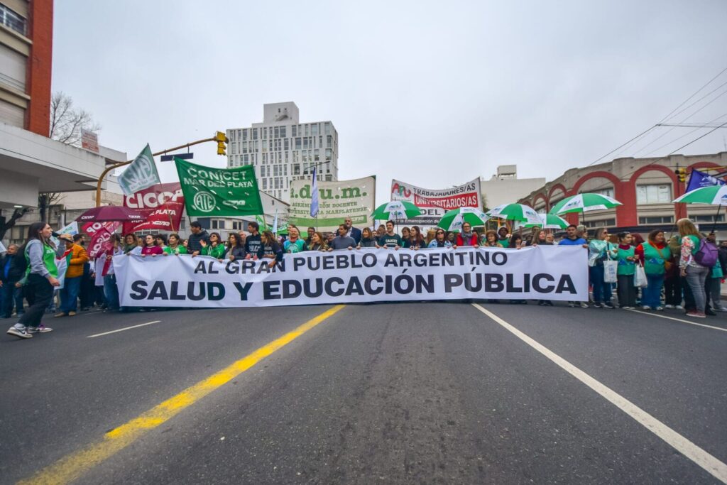 Mar del Plata volvió a ponerle un freno a las políticas de Milei con una tercera marcha federal en defensa de la educación…