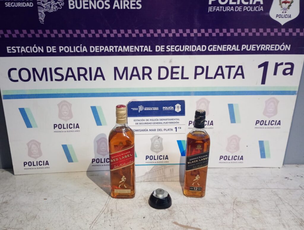 A batán por robar dos botellas de whisky de un reconocido supermercado