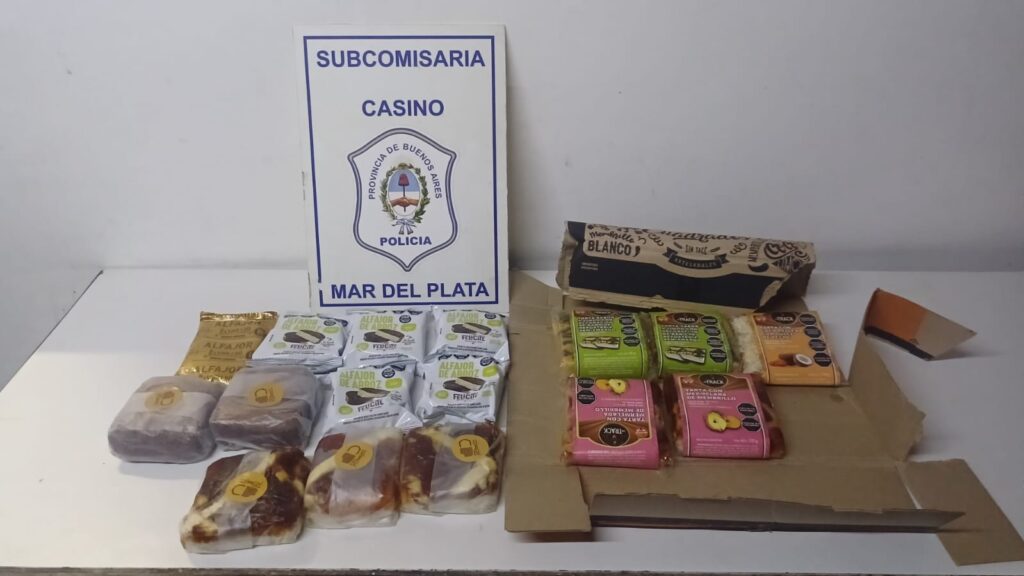 Circulaba por la calle destrozando vidrieras, robando alfajores y rompiendo huevos