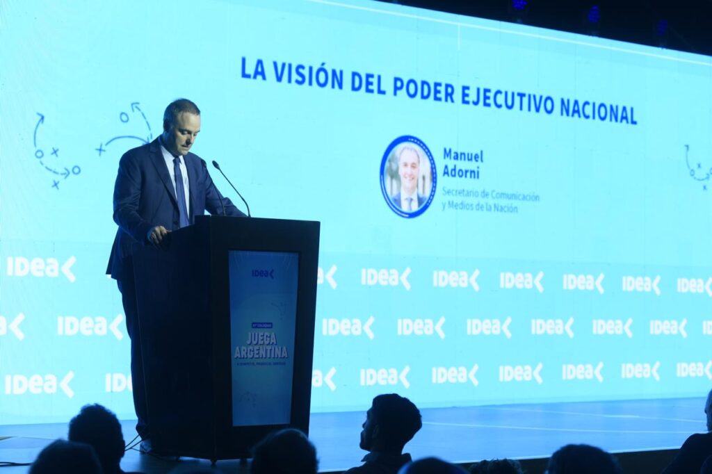 Adorni en Mar del Plata: “Queremos que las empresas de Argentina se coman el mundo”