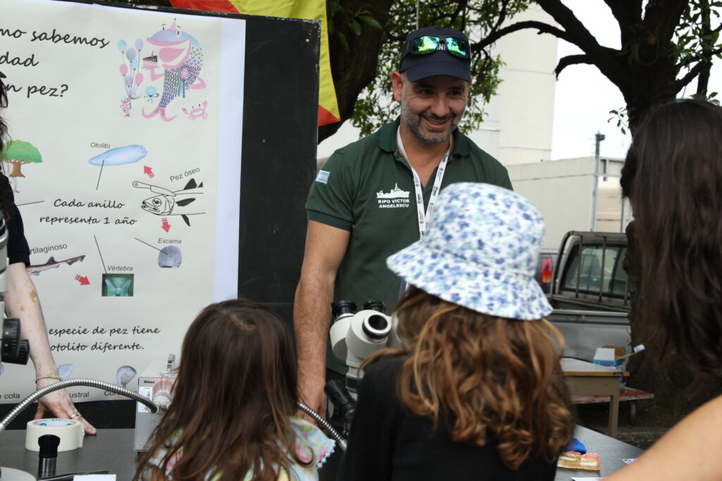 El INIDEP realiza una muestra interactiva de ciencia marina en Playa Grande