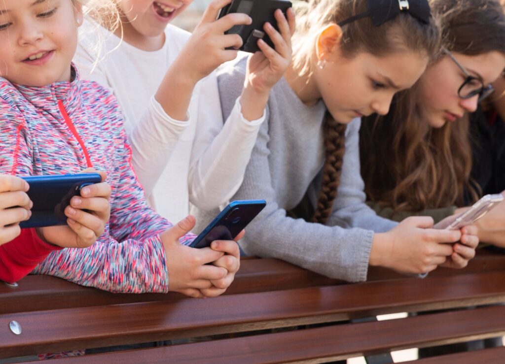 Impulsan “Desconectá para reconectar”, un programa para enfrentar la hiperconexión de niños y jóvenes en Mar del Plata
