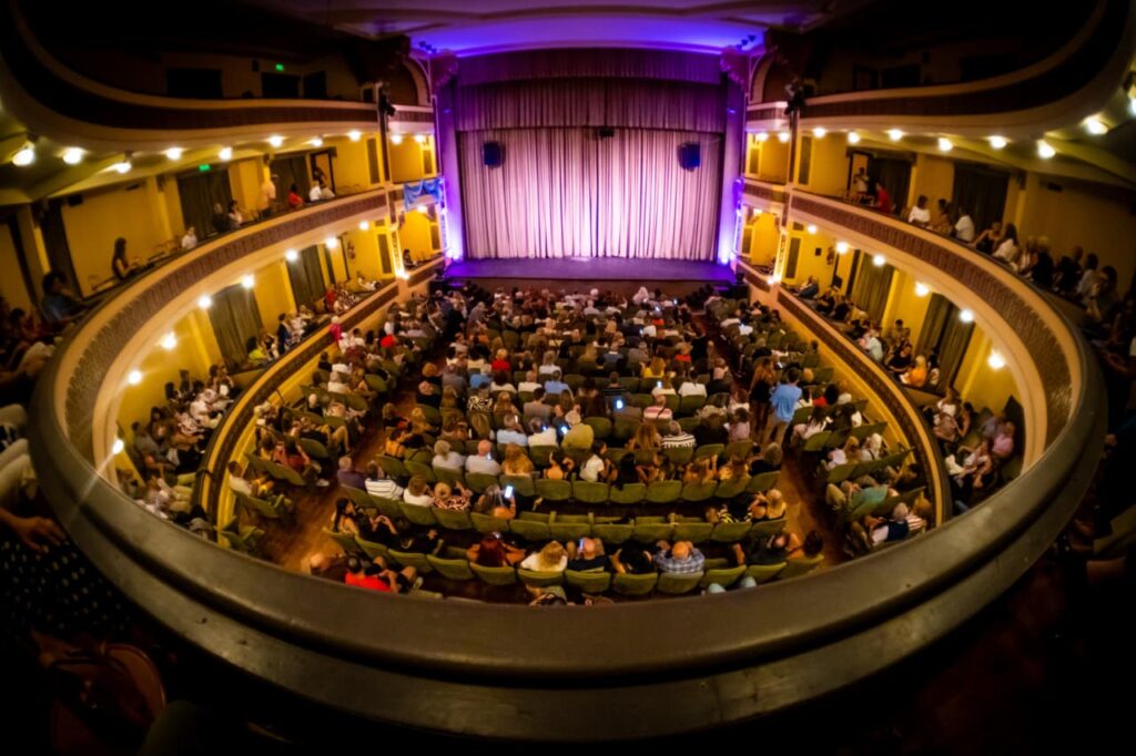 Música, danza y cine protagonizan la agenda cultural de noviembre en el Teatro Colón