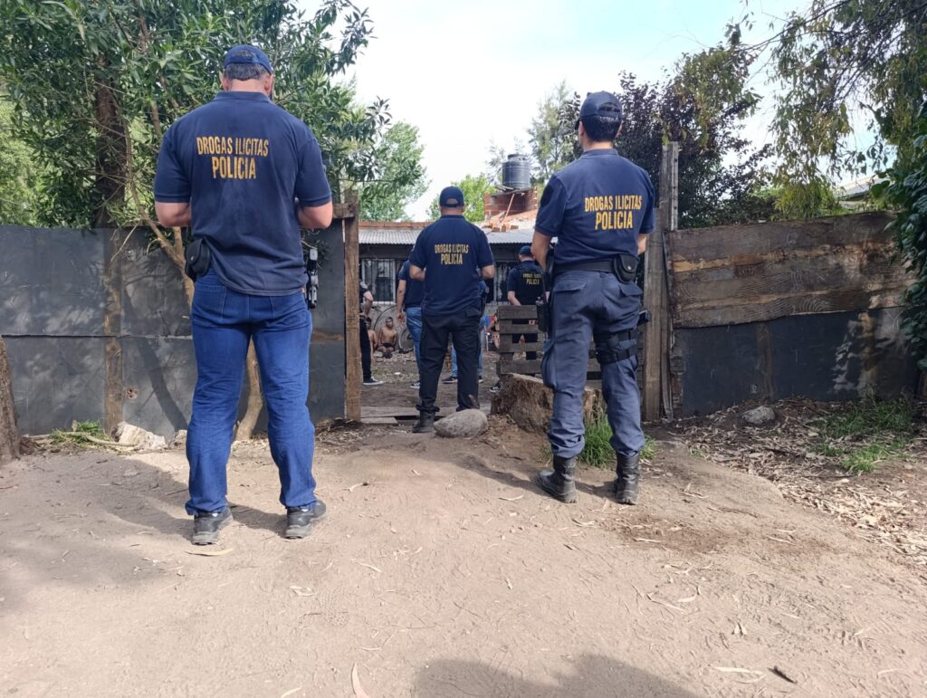 Video: cuatro allanamientos y tres aprehendidos por comercialización de drogas