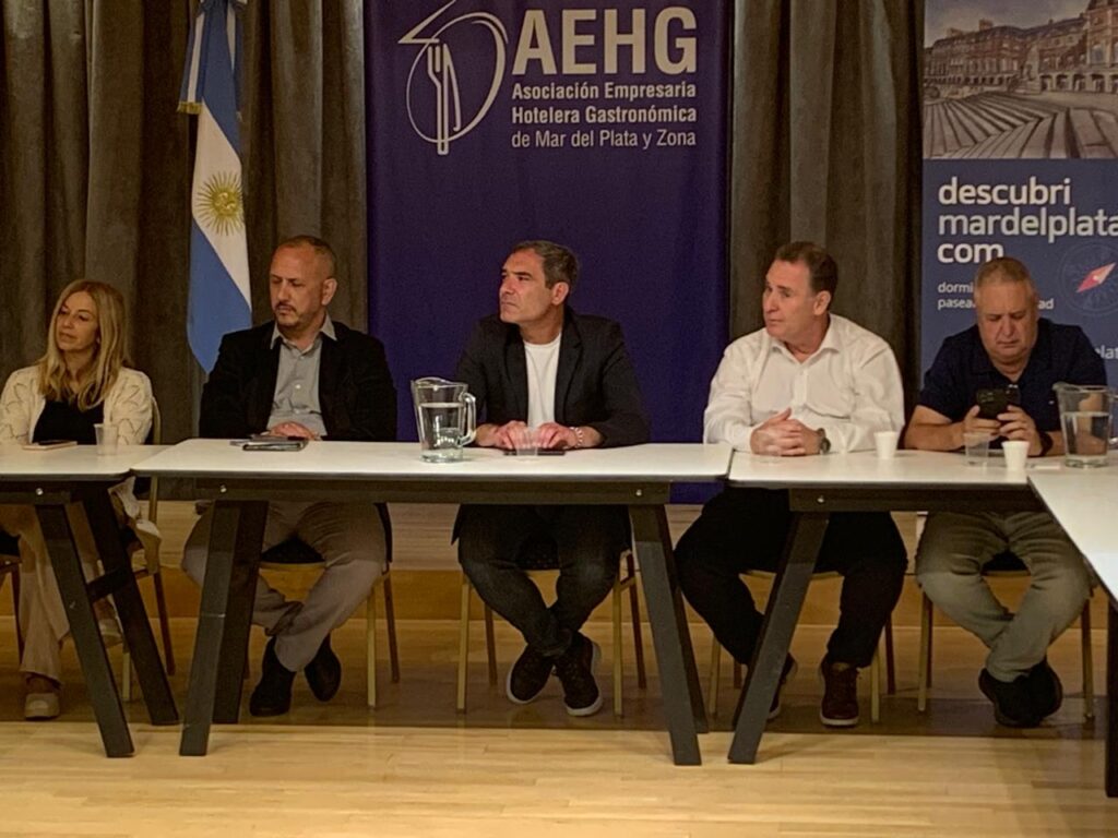 Verano 2026: la política empresarios y trabajadores avanzaron con una agenda conjunta de cara a la temporada