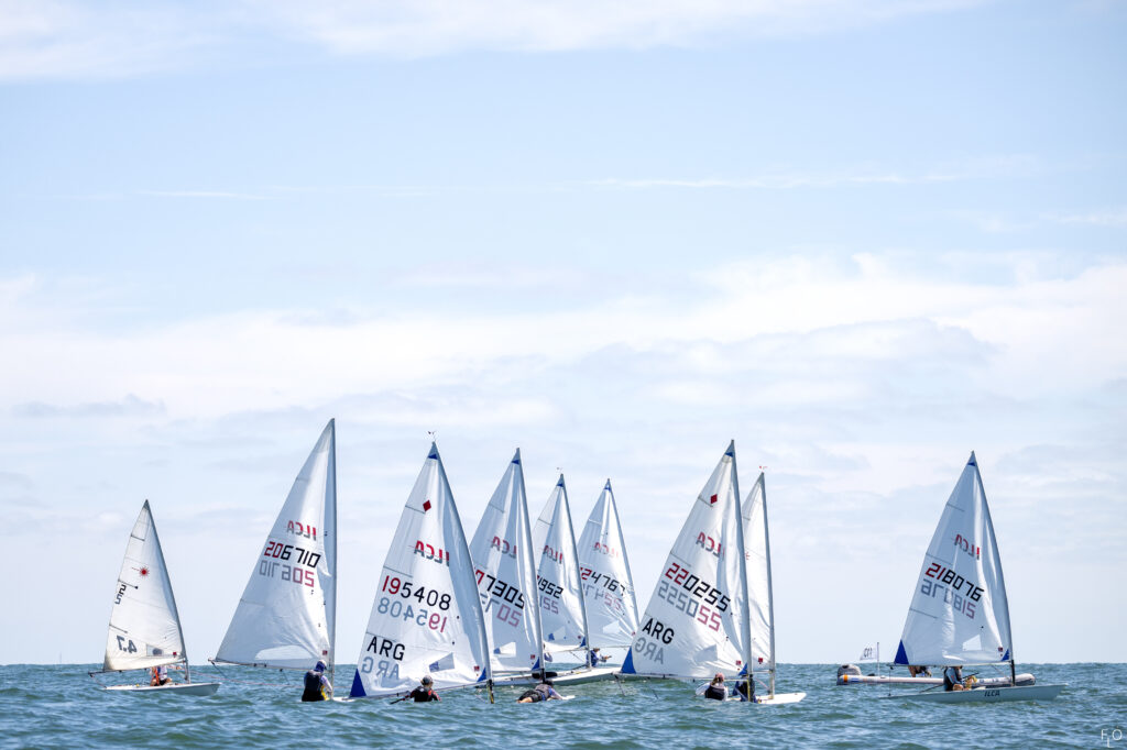 La falta de viento postergó el inicio de la 61º Semana Internacional del Yachting