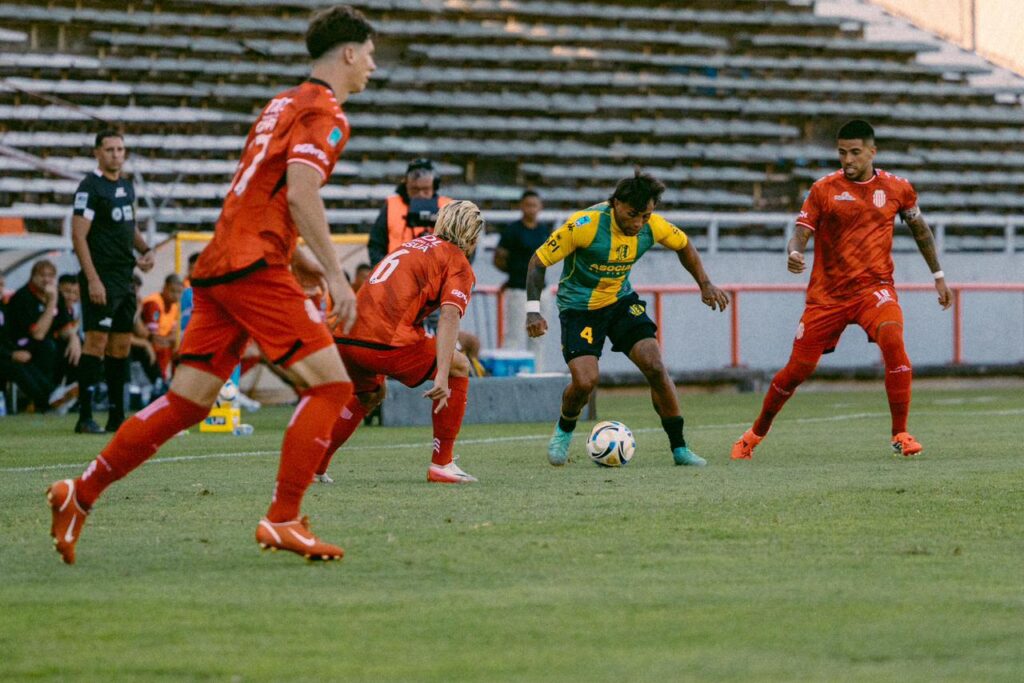 Aldosivi no pudo con Barracas Central
