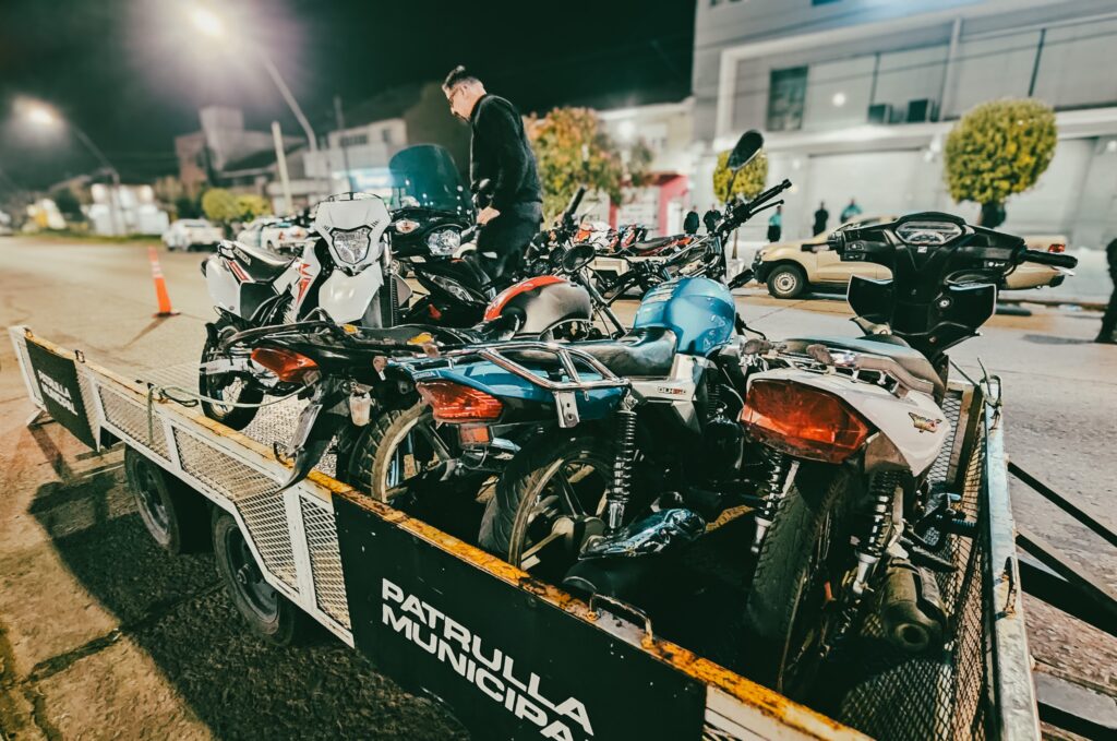 Salen a la caza de conductores de motos que realizan maniobras temerarias