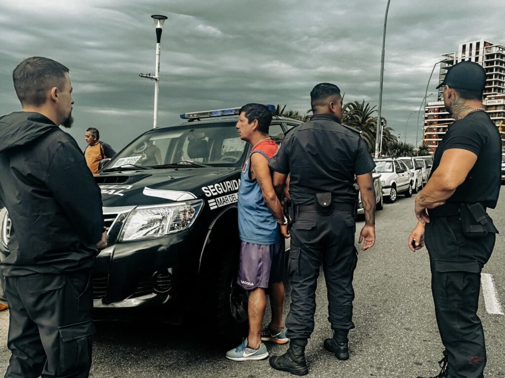 Otro trapito detenido por la Patrulla Municipal mientras generaba disturbios en la vía pública