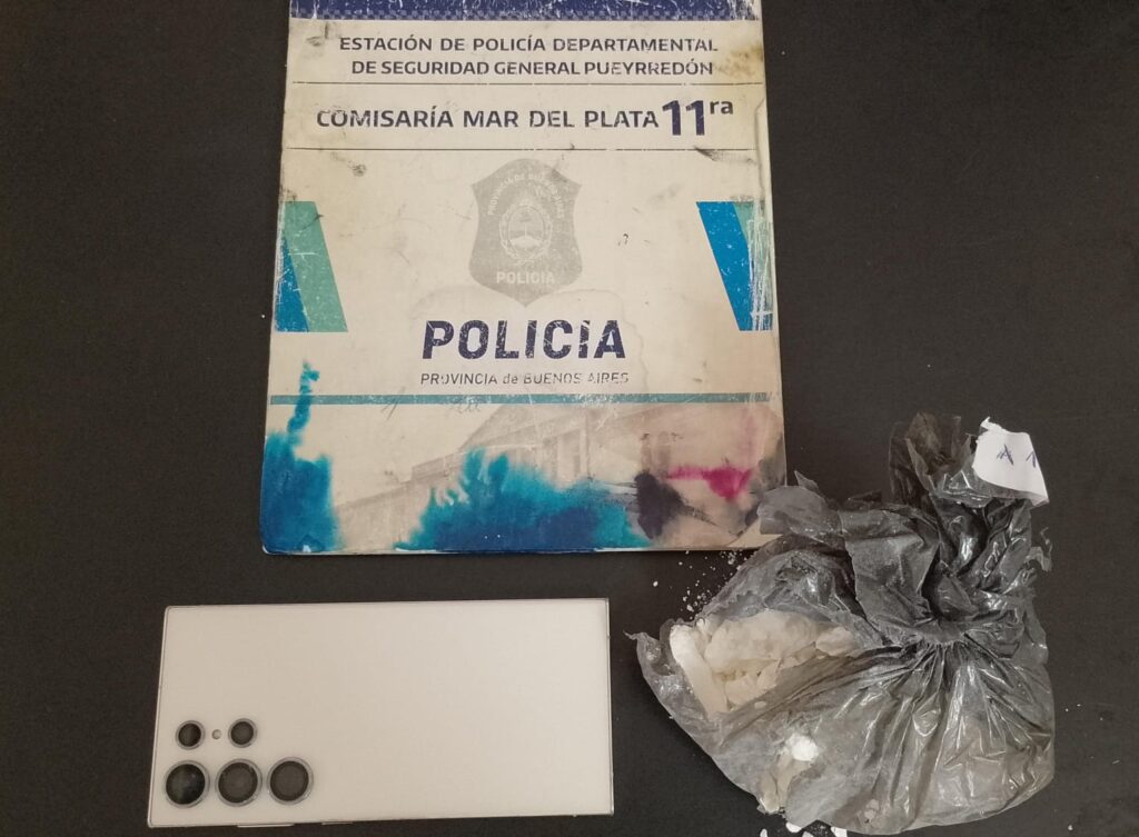 Intentó escapar de la policía con más de 200 gramos de cocaína: terminó en Batán