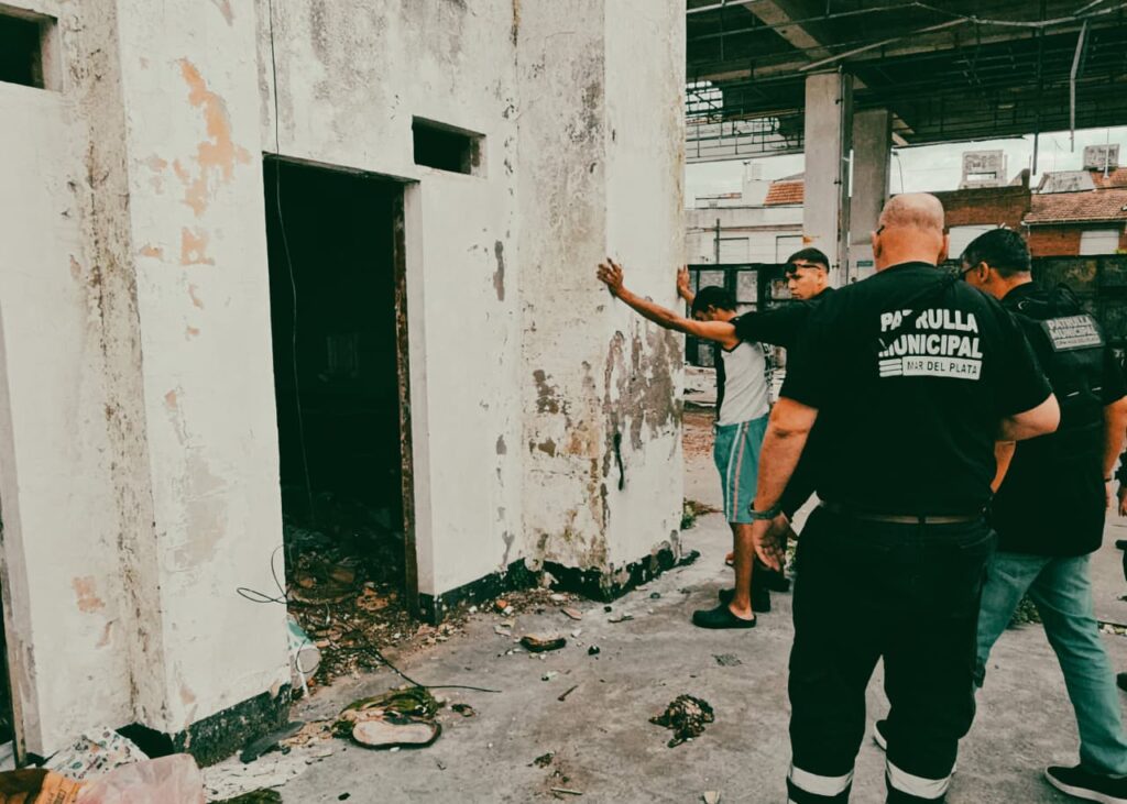 Otra ocupación ilegal del espacio público y desalojo por parte de la Patrulla Municipal