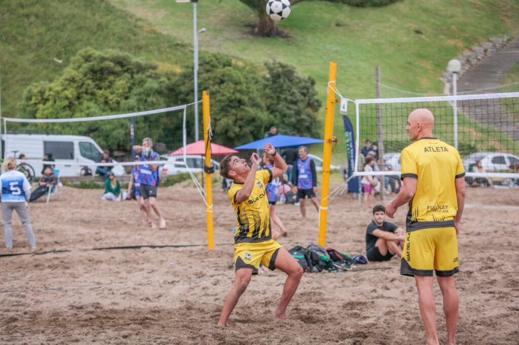 Full deportes: fin de semana deportivo en la playa del EMDER