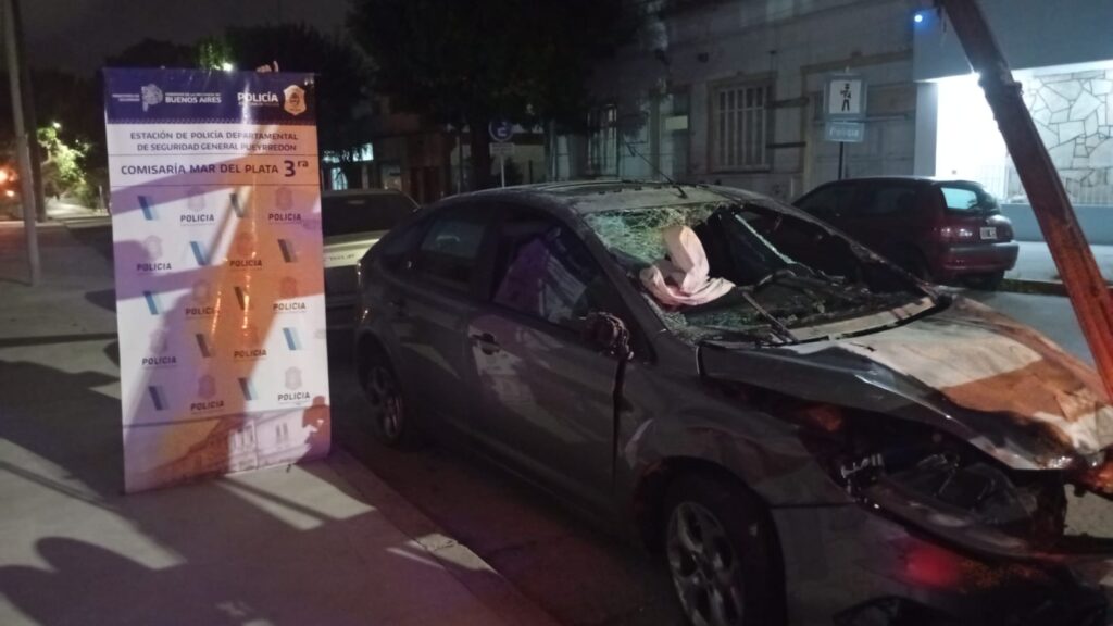 Se conocieron más detalles de la persecución que terminó con una ciclista atropellada y un auto incendiado empotrado contr…