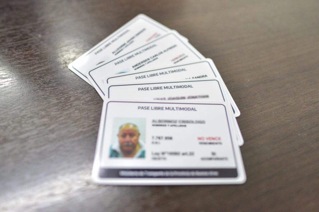 El Municipio informó cómo será el cronograma para retirar el Pase Libre Multimodal