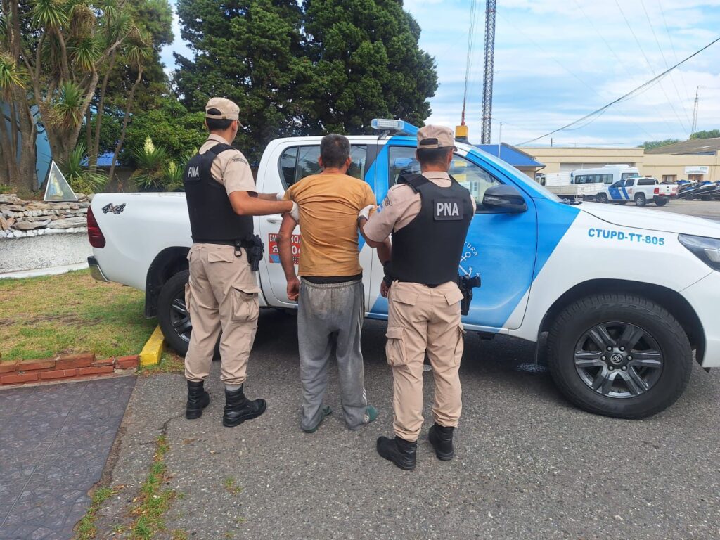 Prefectura detuvo a un hombre que entró a robar a una reconocida universidad