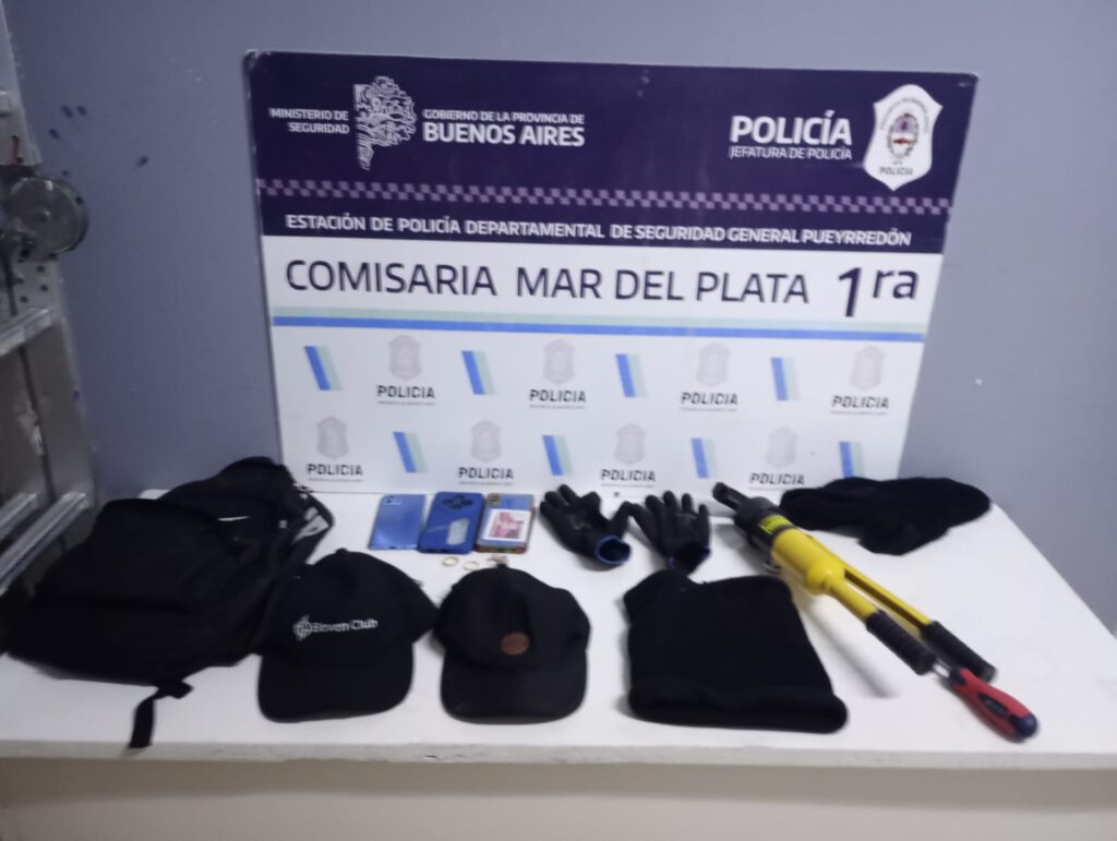 Violento robo a dos jubiladas dejó tres aprehendidos: todo por 100 dólares y un celular