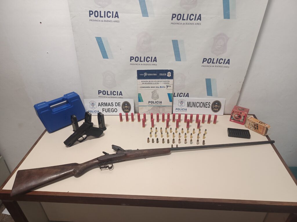 Discutieron tras una pelea de perros, lo amenazó con un arma y lo allanaron