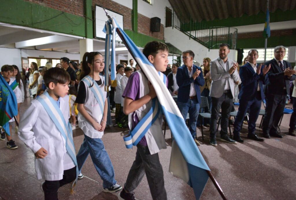 Comenzaron las clases en el sistema educativo municipal de Mar del Plata: «Acá está Agustín para lo que necesiten»