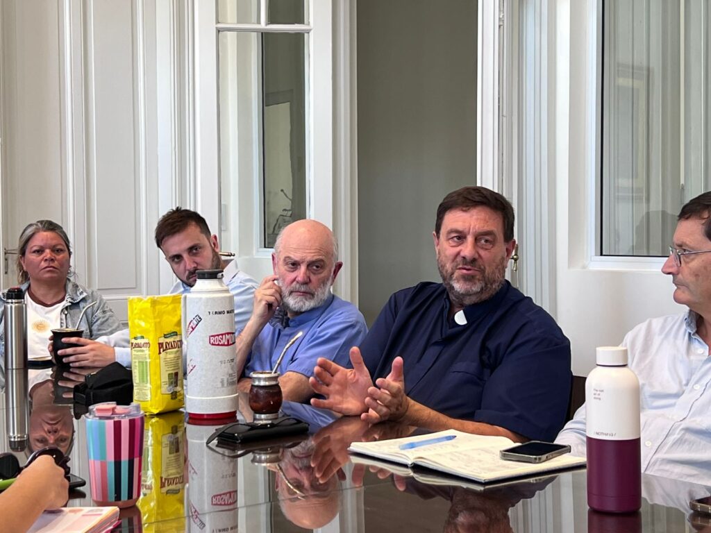 Preocupa el aumento de personas el situación de calle en Mar del Plata: avanzan acuerdos entre Iglesia, Provincia y Municipio