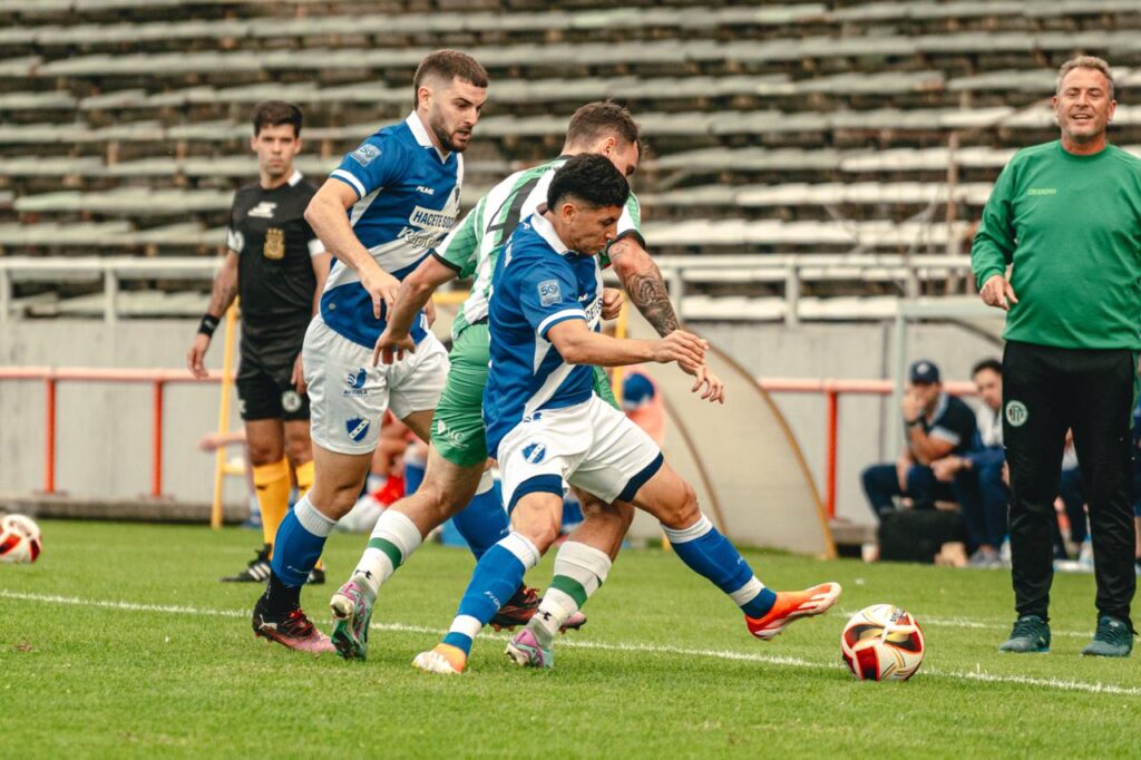 Alvarado y Kimberley igualaron sin goles en un partido histórico