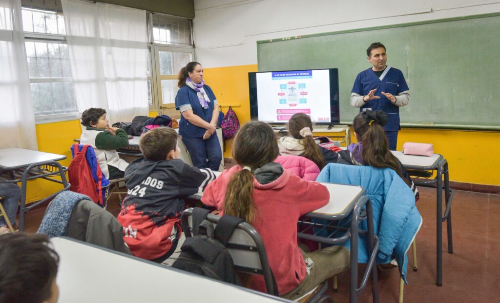 Comienzan los talleres de salud integral para adolescentes en escuelas de la ciudad