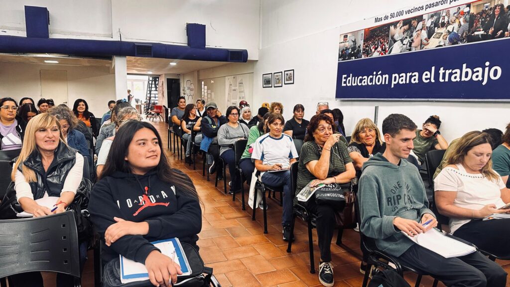 Con más de mil inscriptos, Acción Marplatense lanzó los cursos de capacitación y oficios
