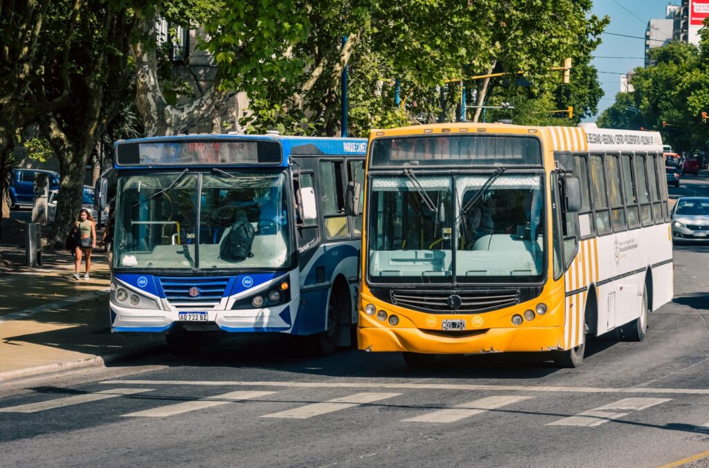 Atención usuarios: anunciaron nuevos recorridos de cuatro líneas de colectivos