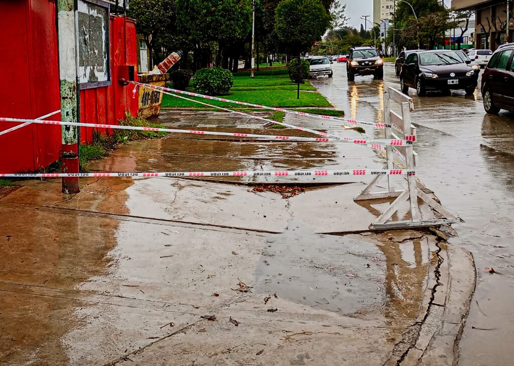 La tormenta que golpeó a Mar del Plata dejó importantes daños con evacuados y calles inundadas
