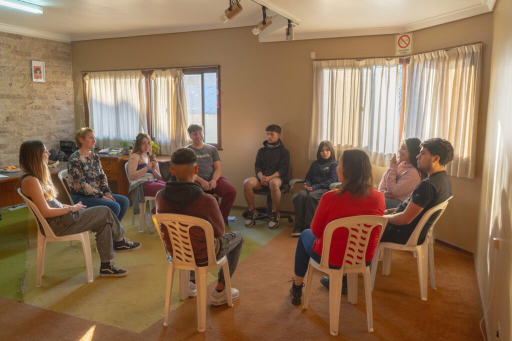 Relanzan el Espacio de Escucha Adolescente: bullying, grooming, vida digital y herramientas de prevención