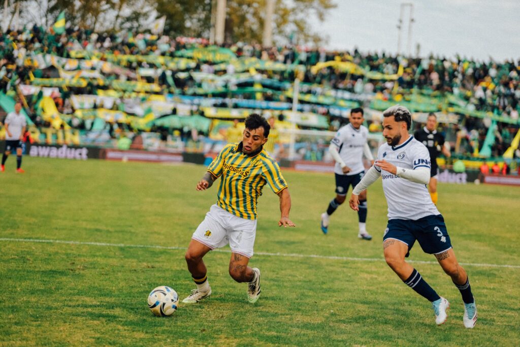 Aldosivi e Independiente Rivadavia empataron en Mar del Plata por el Torneo Apertura