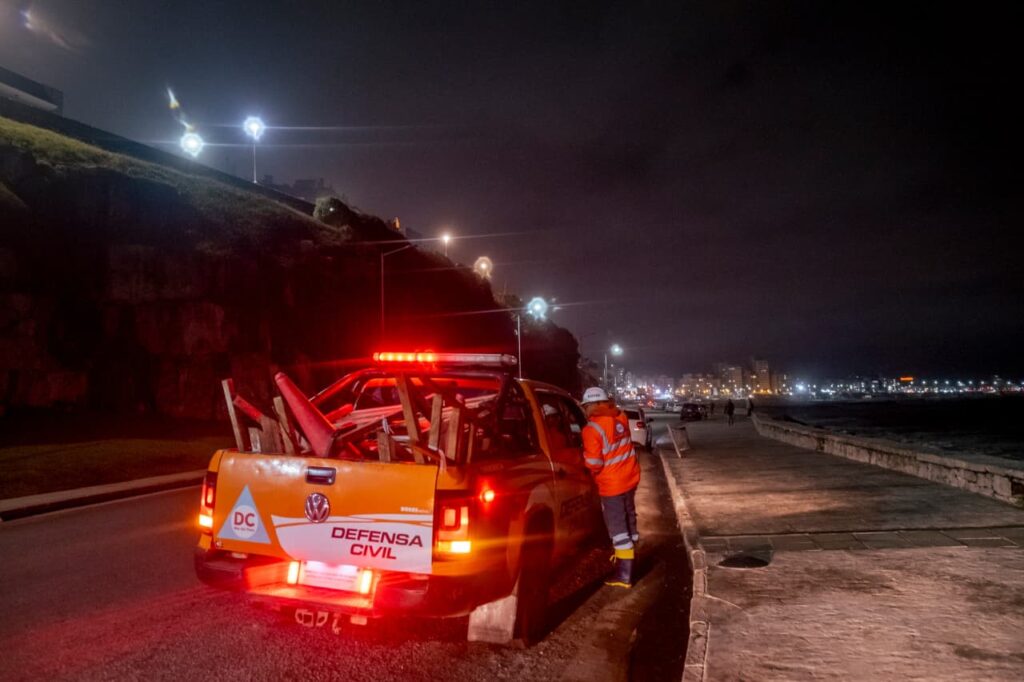Ciclogénesis en Mar del Plata: más de 100 reclamos y corte de tránsito en un sector de la costa