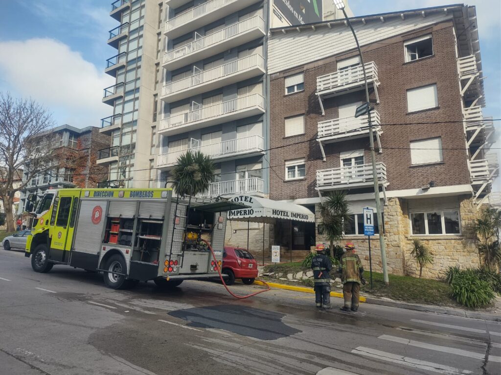 Momentos de máxima tensión tras el incendio de un hotel