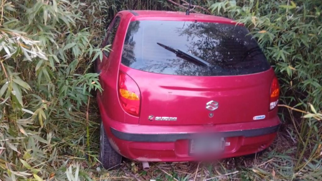 Un menor aprehendido tras robar un vehículo y tratar de escapar de la policía