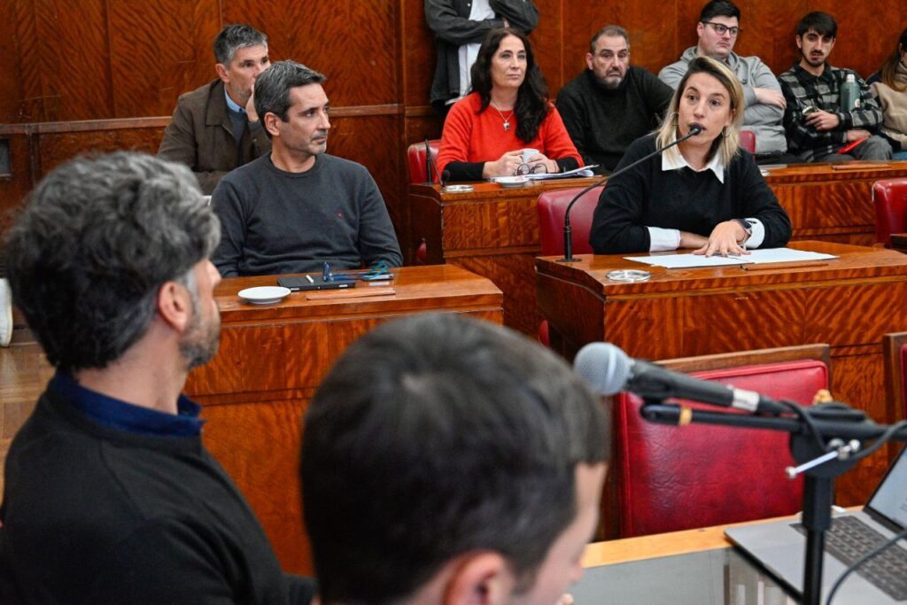 Desde la oposición plantearon dudas sobre las apps de transporte: «Si pasa algo, ¿Quién responde?»