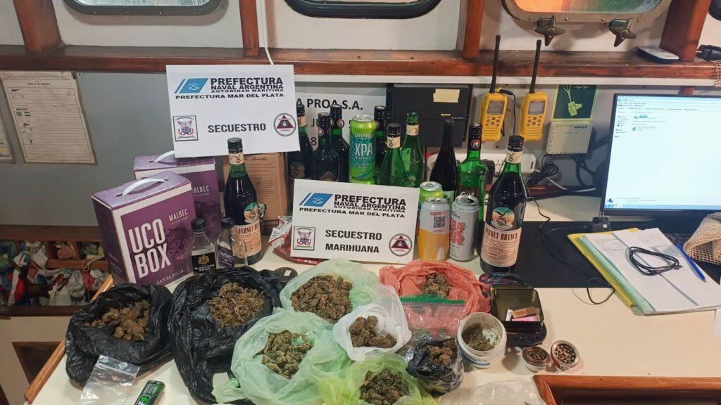 Video: Prefectura requisó un buque pesquero y encontró drogas y alcohol