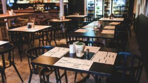 Denuncian «inviabilidad normativa y asfixia de las pymes gastronómicas y hoteleras marplatenses»