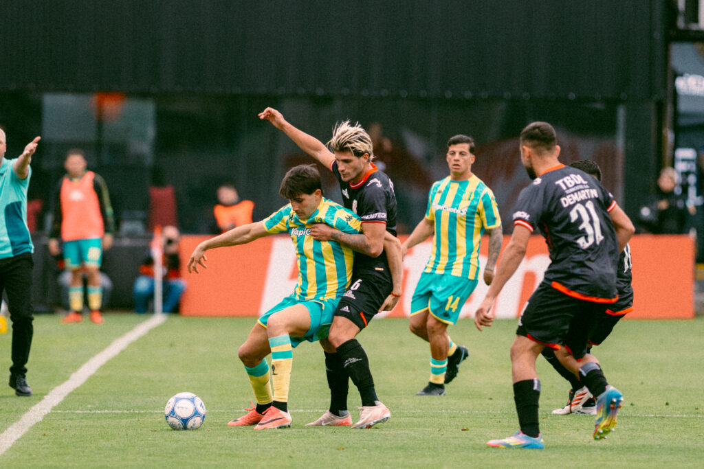 Aldosivi no pudo con Barracas en condición de visitante
