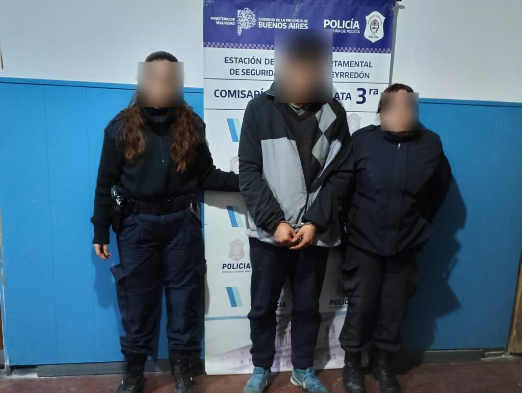 Robó una botella de un supermercado, agredió a una sargento y le pego un cabezazo a un oficial