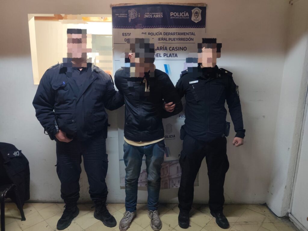Realizaba actos obscenos en la vía pública, se desmadró y terminó detenido