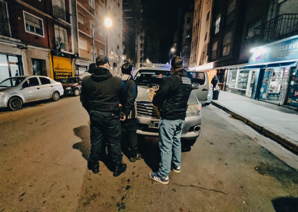 Generó disturbios, se peleó con los vecinos y amenazó al personal de la Patrulla Municipal