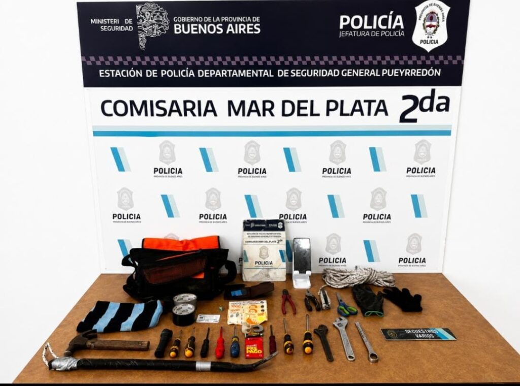 Intentó asaltar una obra en construcción con una pistola de utilería: fue reducido por las víctimas