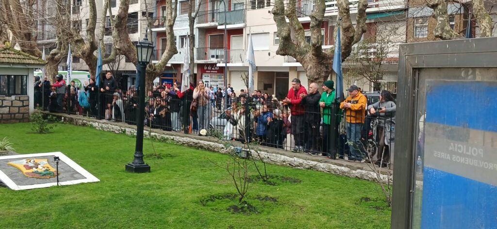 Video: máxima tensión por la inseguridad en la Departamental de Mar del Plata entre vecinos y policía
